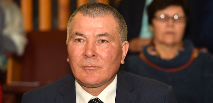 Сессия в Усть-Коксе: Олег Акимов вступил в должность главы района
