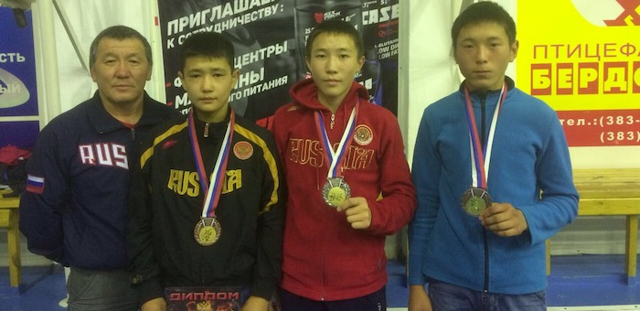 Спортсмены с Алтая завоевали путевки на первенство России по борьбе среди юношей