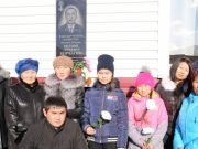 В Шибе открыли мемориальную доску участковому Евгению Корчагину