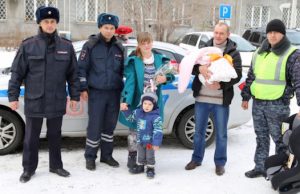 Полицейские сопроводили рожающую жительницу региона в роддом