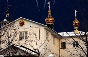 Варианты встречи Нового года: литургия и трезвые пробежки