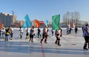 В Горно-Алтайске открыли зимний спортивный сезон и дали старт Году хоккея