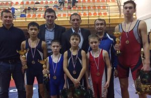 Алтайские борцы успешно выступили в Юрге