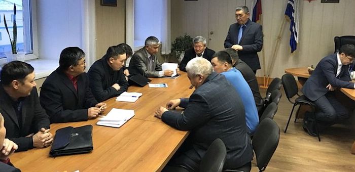 Владимир Тюлентин провел совещание с властями Кош-Агачского района
