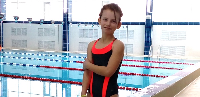 Спортсменка с Горного Алтая успешно выступила на соревнованиях по плаванию в Новосибирске