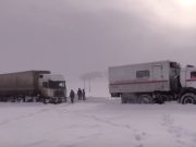 Спасатели патрулируют дороги, чтобы помочь попавшим из-за морозов в беду водителям