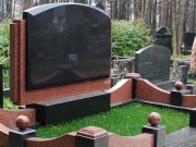 Памятники из гранита: на какие параметры обратить внимание при выборе