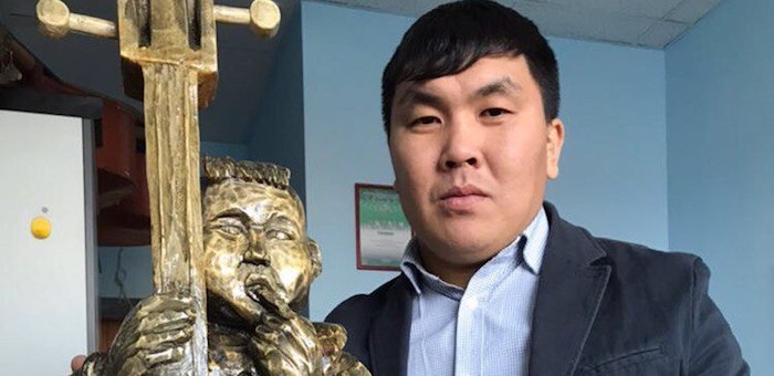 Голосуем за Мергена Тельденова на конкурсе «Биир кун»