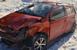 Автомобиль под управлением жительницы Чемала рухнул с обрыва в Катунь