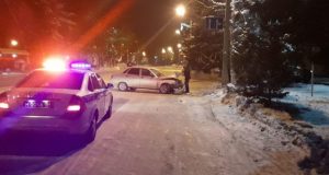 На выходных два пьяных водителя врезались в столбы ЛЭП