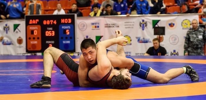 Алтайские борцы завоевали два золота на турнире в Новокузнецке