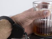 Пьяный мужчина до смерти избил престарелую тещу