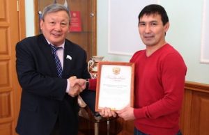 Федерация борьбы куреш на поясах заручилась поддержкой спикера Эл Курултая