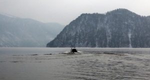 Суд запретил эксплуатацию двух катеров на Телецком озере, приспособленных для перевозки туристов