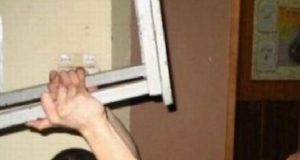 Соседка спасла женщину, которую муж едва не убил табуретом