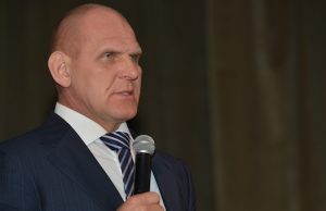 Легендарный спортсмен Александр Карелин встретился с жителями Горно-Алтайска и Маймы