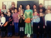 Пение птиц, рычание зверей и цокот копыт. Детей познакомили с алтайскими инструментами