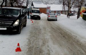 Не поделили дорогу: автоледи сбила 18-летнюю девушку