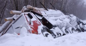 На Семинском перевале перевернулся «Камаз»