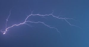 Над Телецким озером прошла необычно ранняя гроза
