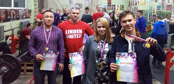 Спортсмены из Республики Алтай стали призерами соревнований по пауэрлифтингу в Бийске