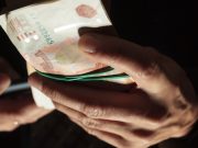 Обвиняемого в получении взятки бывшего следователя оштрафовали и лишили звания