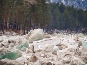 «Эй, там, внизу, держитесь!». Ледяной затор на Катуни