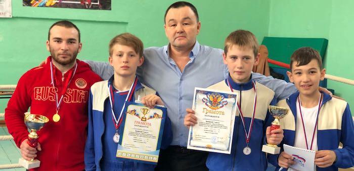 Спортсмены «Атаки» стали призерами первенства Бийска по кикбоксингу