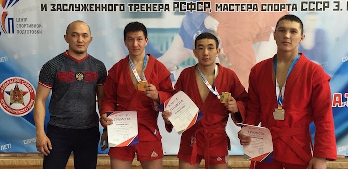 Алтайские самбисты успешно выступили на состязаниях в Красноярске