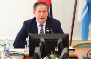 Виктор Ромашкин предлагает повысить престиж госслужбы