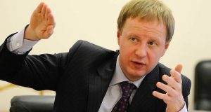 Бердников поздравил Томенко с назначением и. о. губернатора Алтайского края