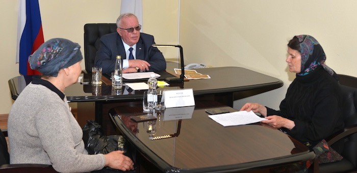 Глава республики провел прием граждан