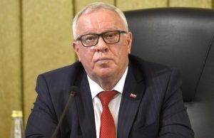 Александр Бердников представил отчет о работе правительства