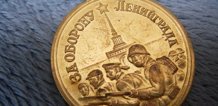 Красноармеец Тырышкин перевыполнял задание на 350% и обеспечивал наступление на врага
