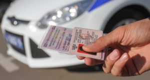 Горожанин, пытаясь досрочно вернуть права, потерял 120 тысяч рублей
