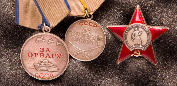 Обеспечил выпуск фронтовой газеты