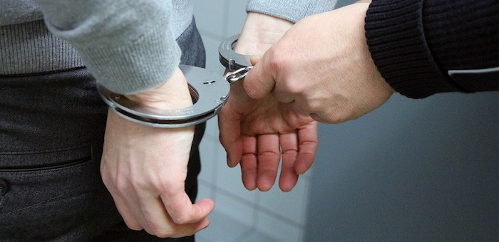 В Горно-Алтайске задержали мужчину, купившего наркотик через интернет