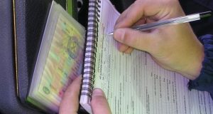 Чтобы не лишиться прав, 60-летний горожанин оплатил 29 штрафов ГИБДД