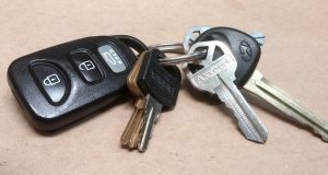 Женщина угнала автомобиль у знакомой, долго не возвращавшей долг