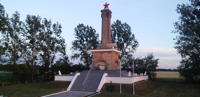 В Польше планируют снести памятник, имеющий отношение к алтайскому герою