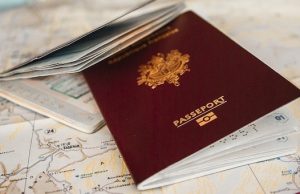 Нужно ли проживать в стране при получении второго гражданства?