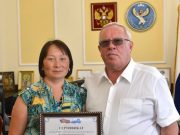 Многодетная семья из Горно-Алтайска получила сертификат на автомобиль