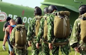 Курсанты из Горного Алтая совершили тренировочные прыжки с парашютом