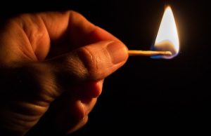 Житель Яконура поджег свою жену, женщина погибла