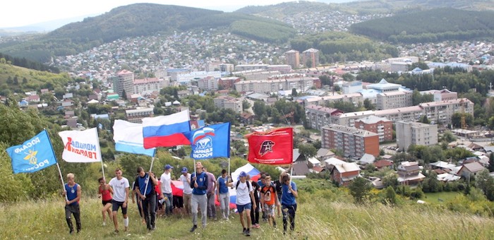 Спортивно-патриотическая акция прошла в Горно-Алтайске в День российского флага