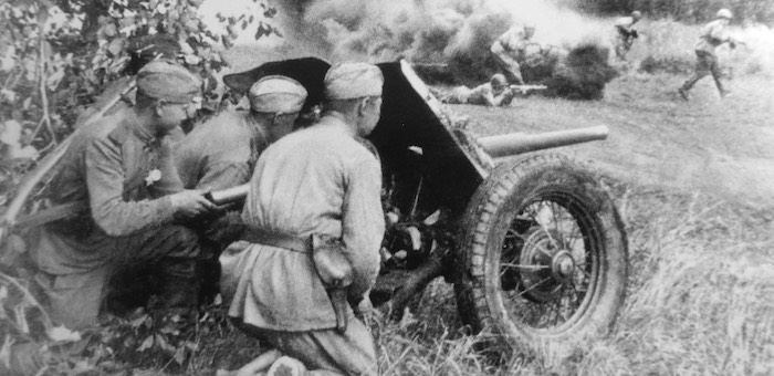 Прямой наводкой разбил орудие неприятеля