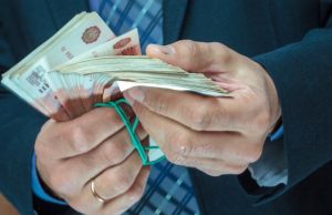 Фирму, получавшую заказы за взятки, оштрафовали на полмиллиона