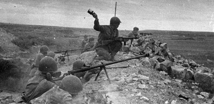 Обратил в бегство 40 гитлеровцев