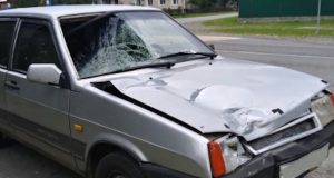 В Чемале пьяный мужчина сбил девушку и скрылся с места аварии