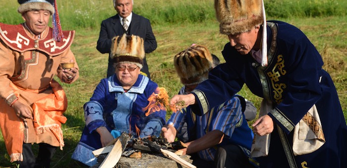 На горе Тугая обустроят обрядовую площадку «Алтайский родник»